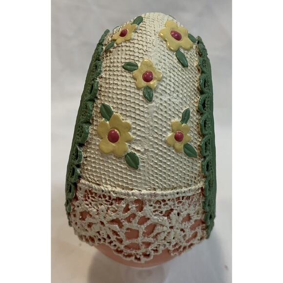 Decorative Easter Egg Hollow Dangling Chick Green Lace Ceramic Easter Figurine - Picture 2 of 7